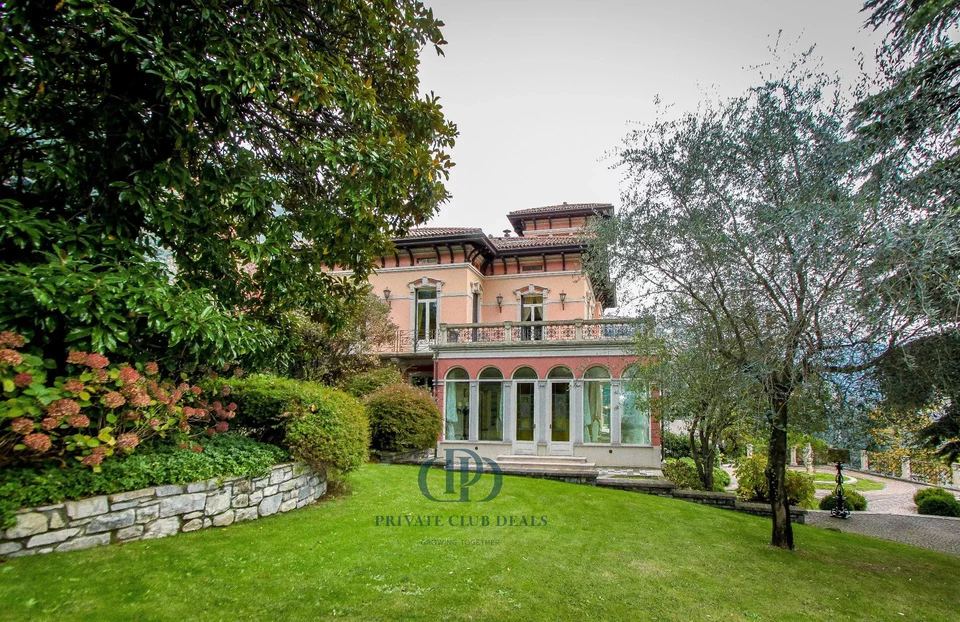 Villa con torre a Cernobbio — 2