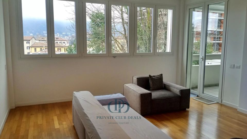 trilocale  vista  lago — 1