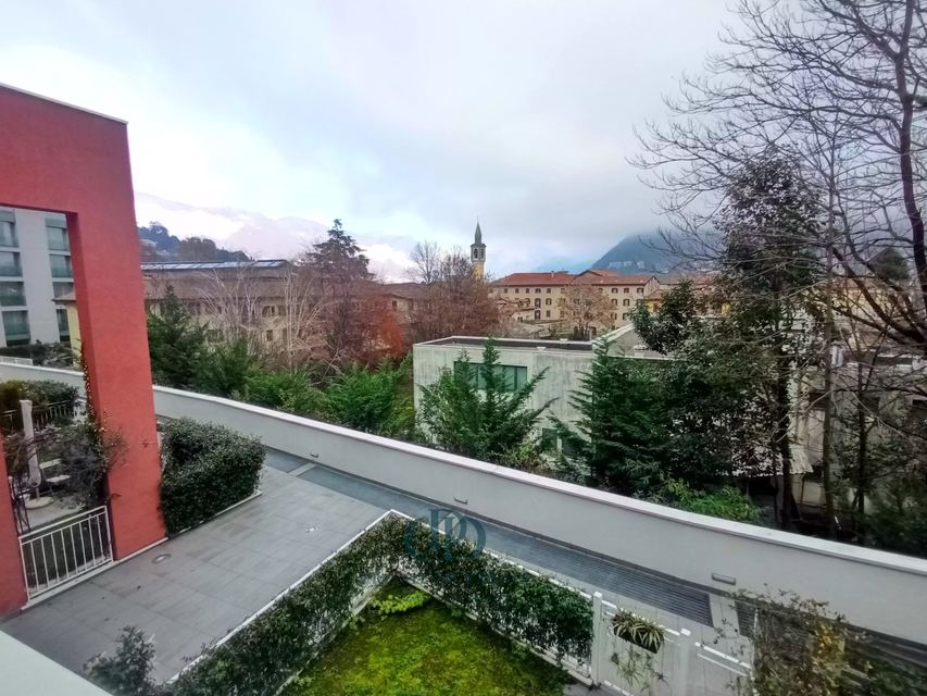 trilocale  vista  lago — 10