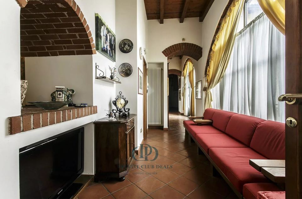 appartamento con box e giardino — 2