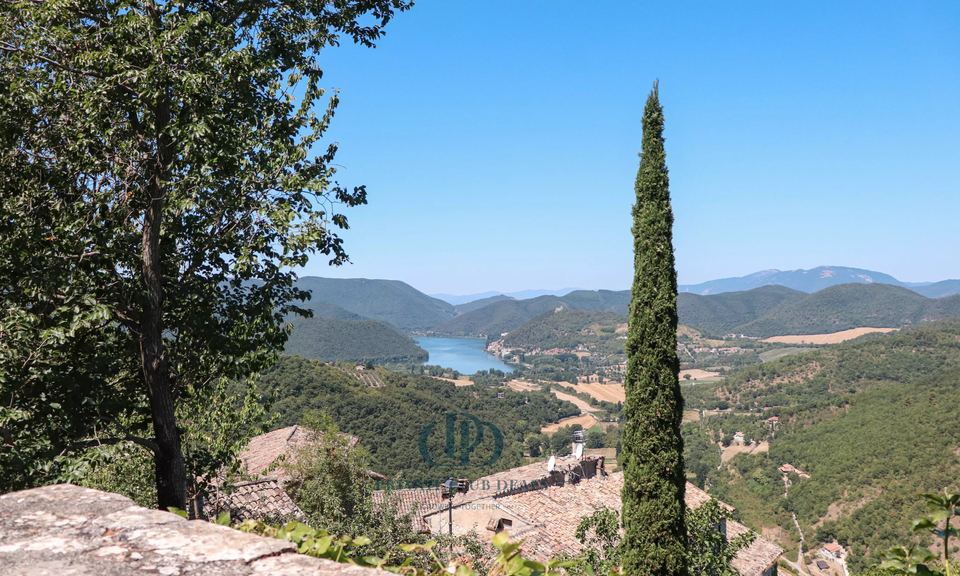 Borgo Dei Fiori lake Piediluco — 4