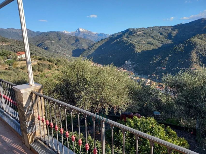 splendida villa con facciata pietra a vista — 8