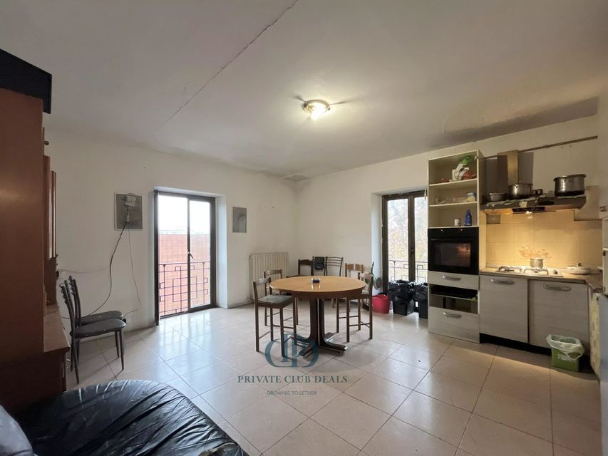 House (2 bed) in Como — 1