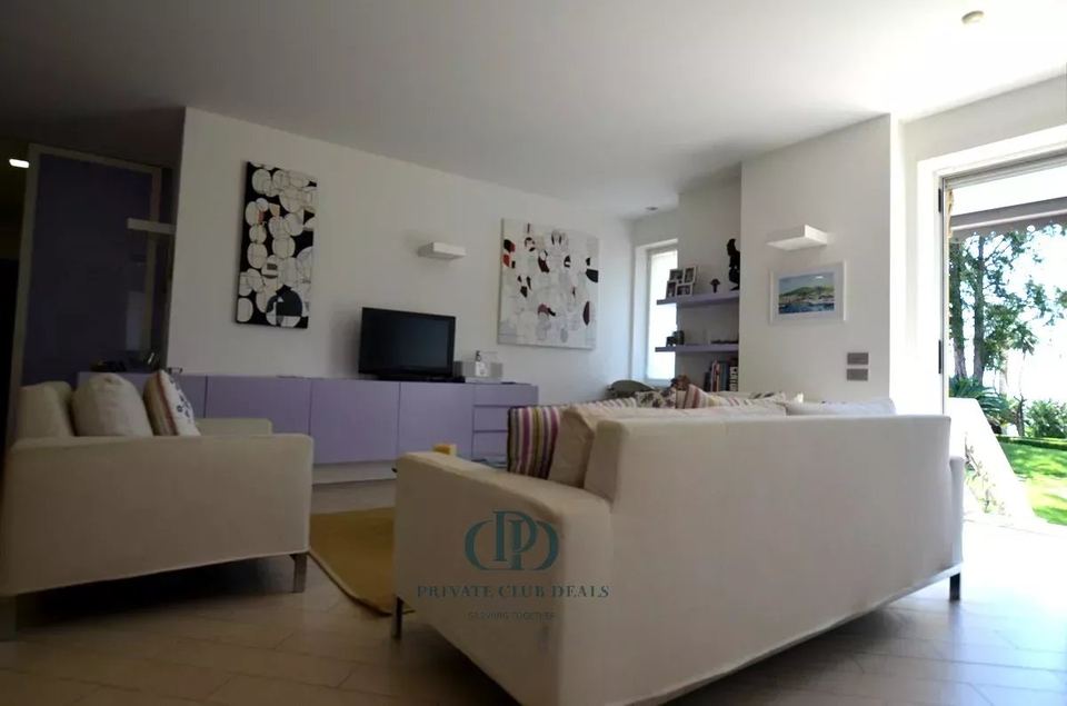 Nel più bell'esempio di villa liberty di Sanremo — 11