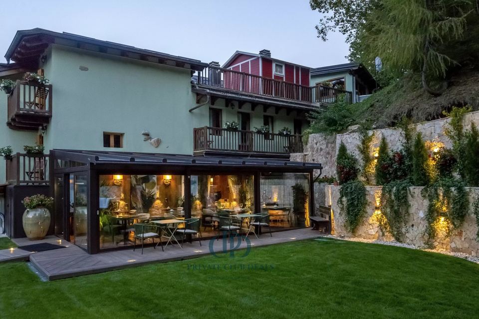 Chalet alpino da sogno a Limone Piemonte: lusso e natura per vacanze tutto l’anno — 2