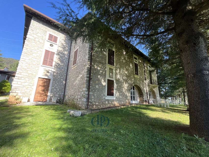 Charming Historic Estate in Franciacorta: Timeless Elegance — 12