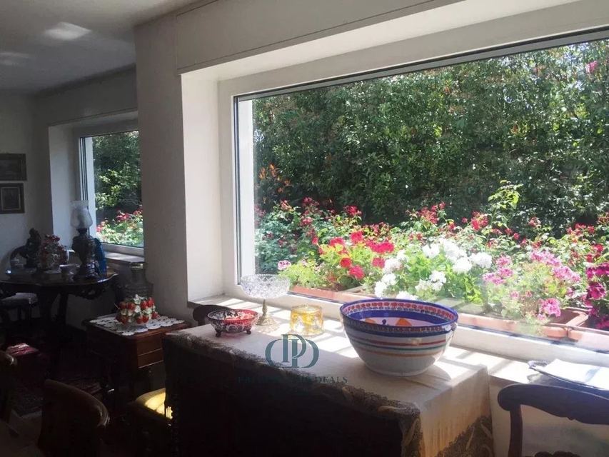 Elegante villa su tre livelli a pochi passi dal mare nel centro pulsante di Sanremo — 1