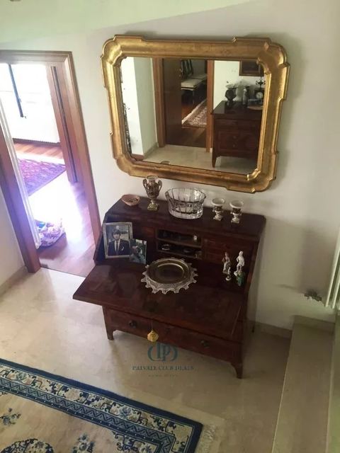 Elegante villa su tre livelli a pochi passi dal mare nel centro pulsante di Sanremo — 12