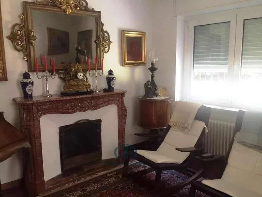 Elegante villa su tre livelli a pochi passi dal mare nel centro pulsante di Sanremo — 6