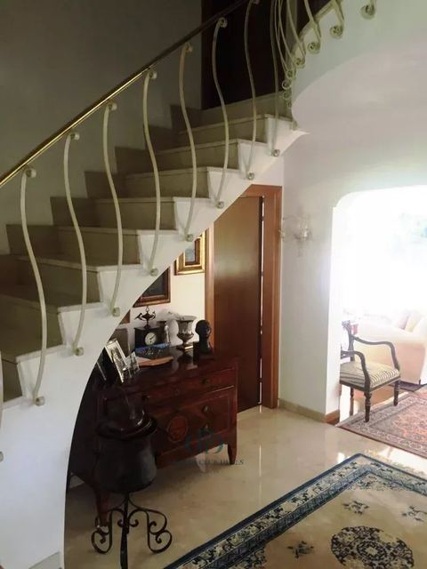 Elegante villa su tre livelli a pochi passi dal mare nel centro pulsante di Sanremo — 9