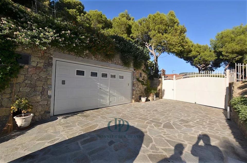 Stunning villa with sea views — 5