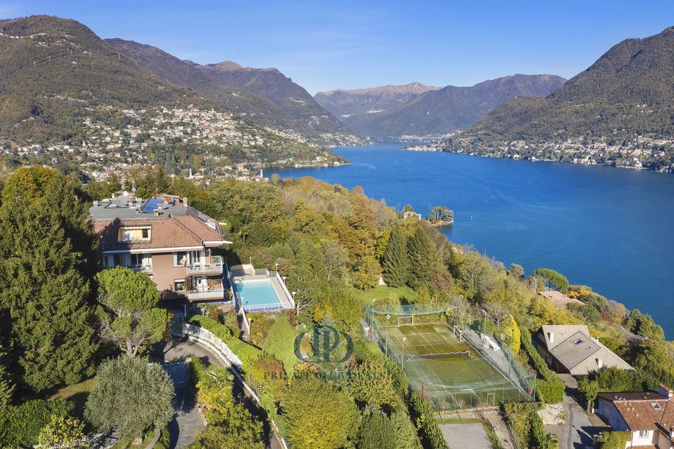 Ampio appartamento in elegante palazzina con piscina, Lago di Como — 12