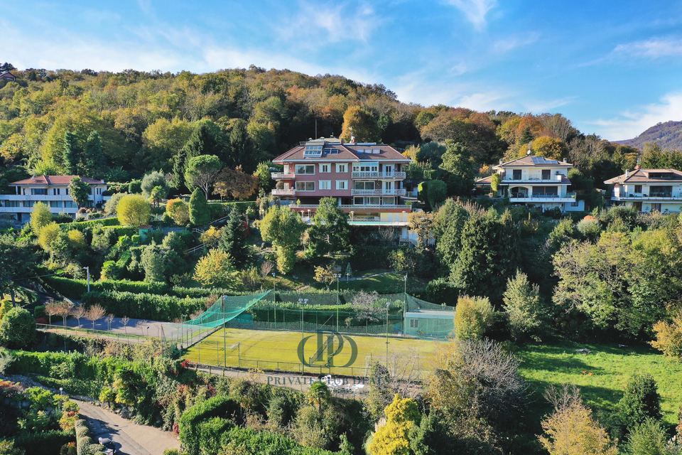 Ampio appartamento in elegante palazzina con piscina, Lago di Como — 10