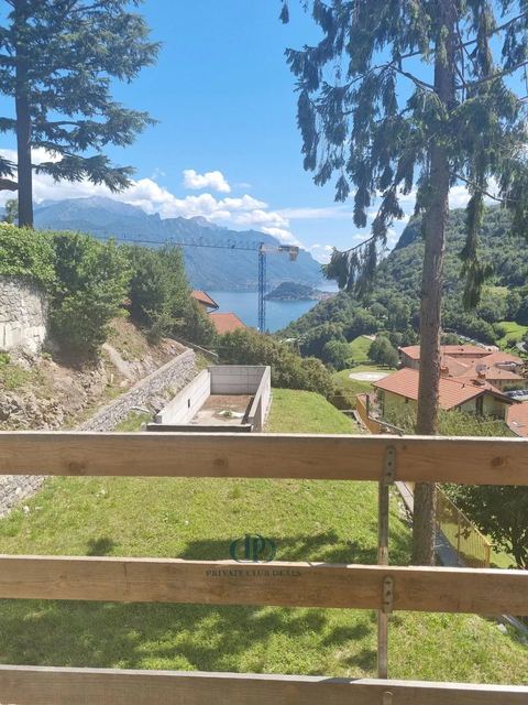 Moderna villa indipendente con vista lago — 4