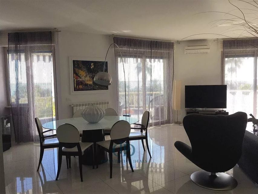 Апартаменты на втором этаже в Salita Grande Albergo 1 — 4
