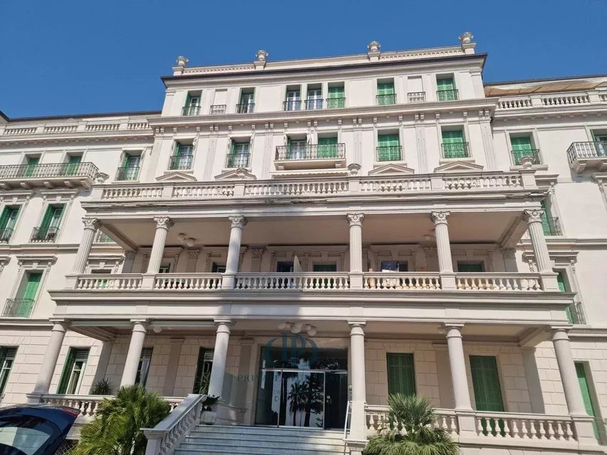 In un ambiente esclusivo ed elegante, all'interno di un edificio in stile Liberty — 1