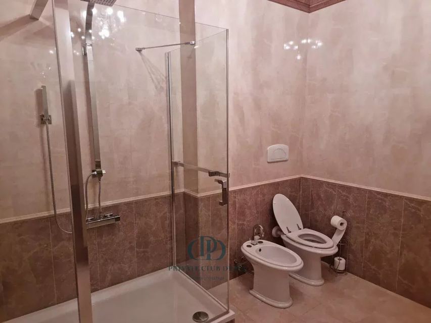In un ambiente esclusivo ed elegante, all'interno di un edificio in stile Liberty — 11
