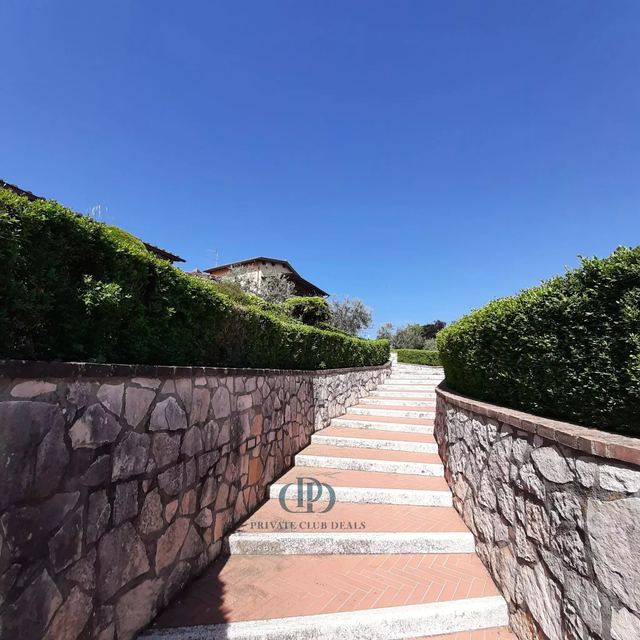 Villa Renèe, Sinalunga – Siena – panoramic view of the hills — 4