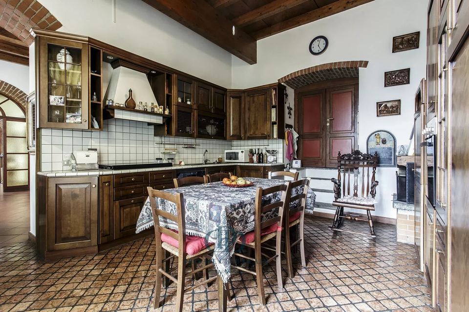 Appartamento con garage e spazio verde privato — 12