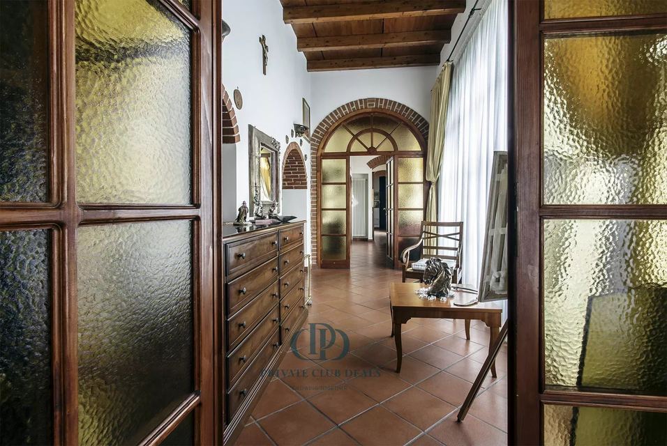 Appartamento con garage e spazio verde privato — 9