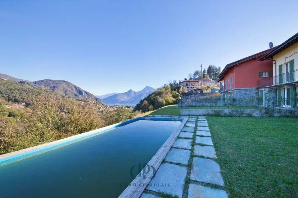 Elegant villa located in Menaggio, in the Croce area — 2