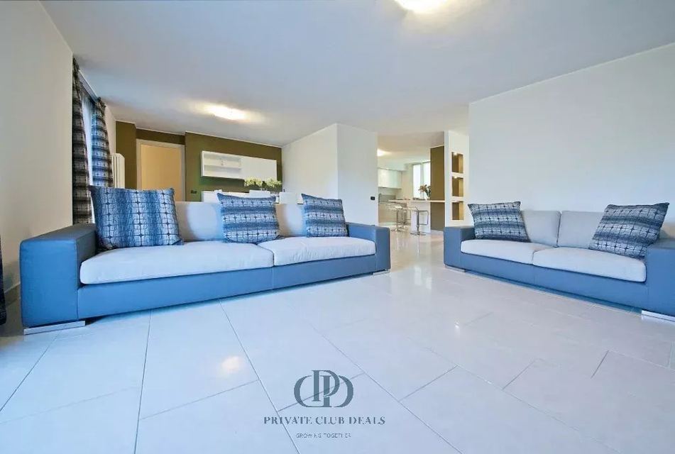 Elegant villa located in Menaggio, in the Croce area — 8