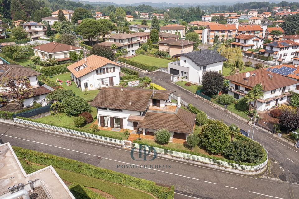 Prestigious detached villa — 2