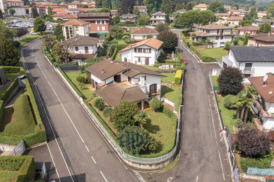 Prestigious detached villa — 3