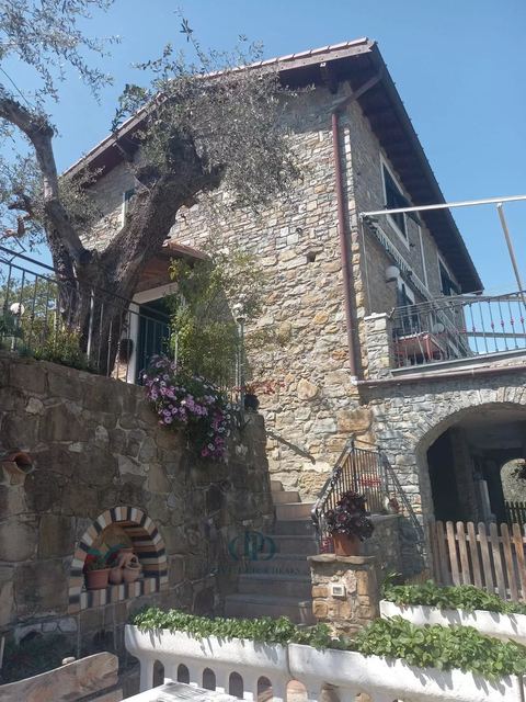Stunning villa with an exposed stone facade — 1