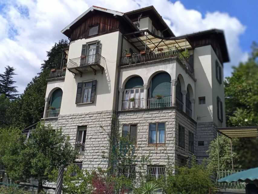Prestigious villa in San Fedele, with a panoramic location — 2