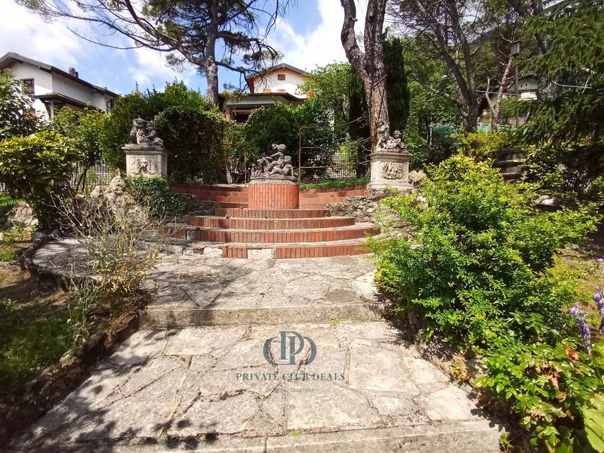 Prestigious villa in San Fedele, with a panoramic location — 4