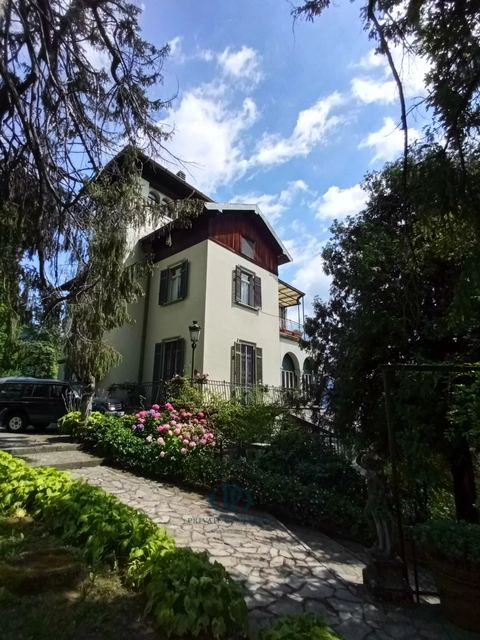 Prestigious villa in San Fedele, with a panoramic location — 7