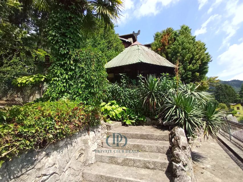 Prestigious villa in San Fedele, with a panoramic location — 9