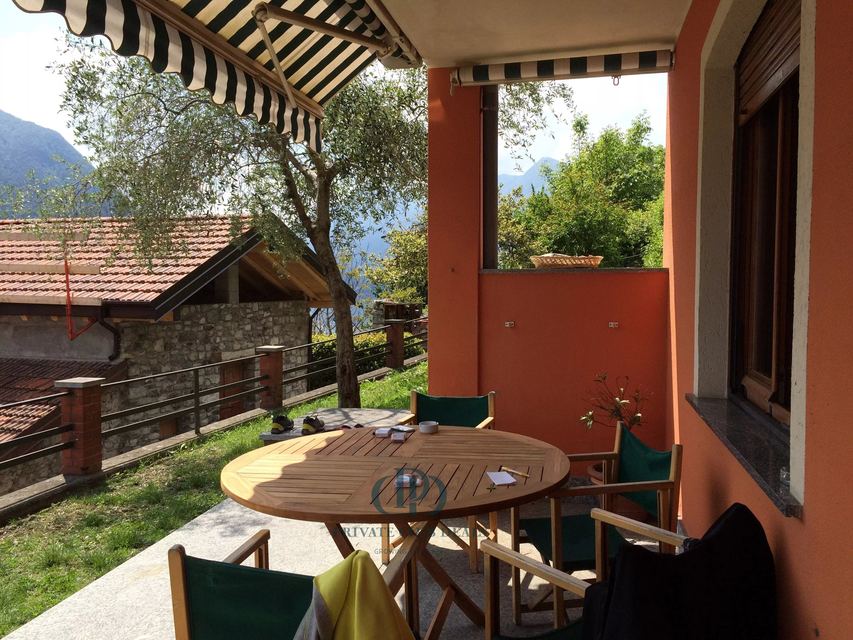 Appartamento in villa con splendida vista lago — 9