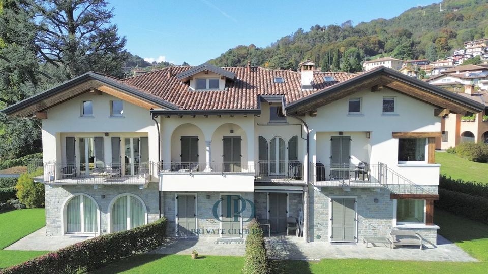 Prestigious Panoramic Apartment in Menaggio — 1
