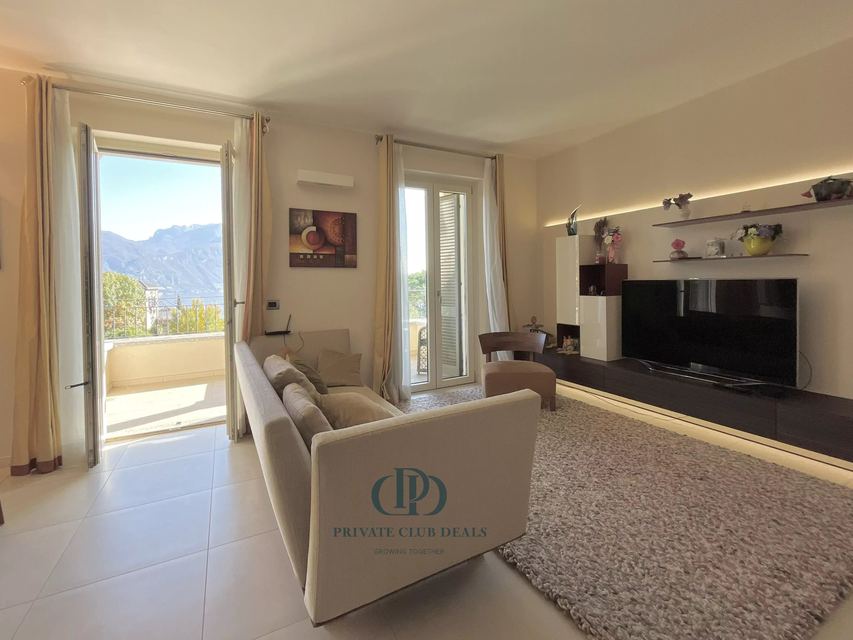 Prestigious Panoramic Apartment in Menaggio — 2