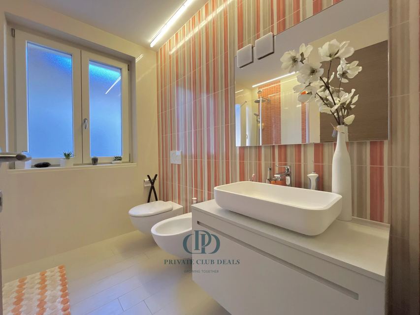 Prestigious Panoramic Apartment in Menaggio — 12