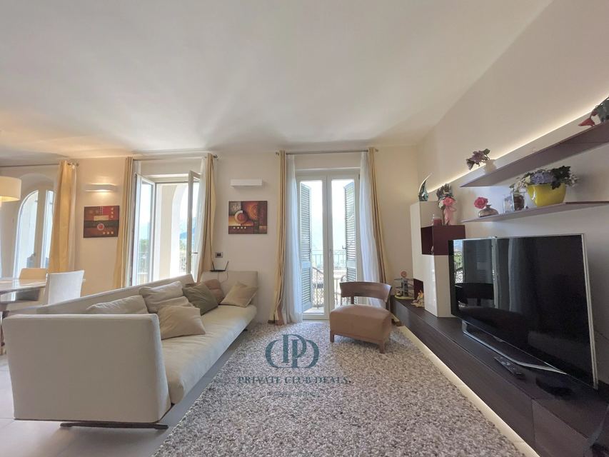 Prestigious Panoramic Apartment in Menaggio — 3
