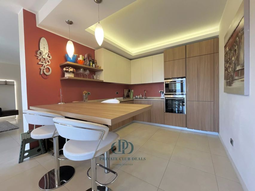 Prestigious Panoramic Apartment in Menaggio — 7