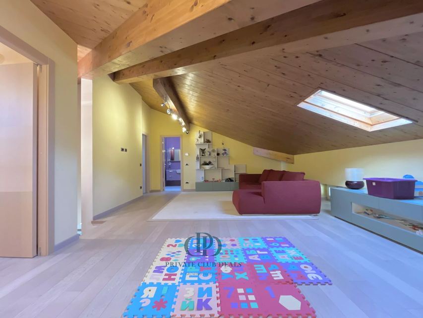 Prestigious Panoramic Apartment in Menaggio — 8