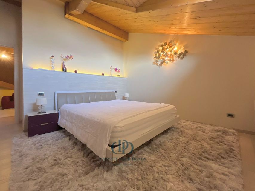 Prestigious Panoramic Apartment in Menaggio — 10