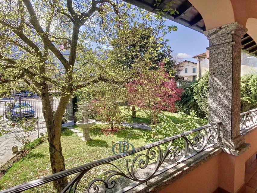 Stunning detached villa — 4