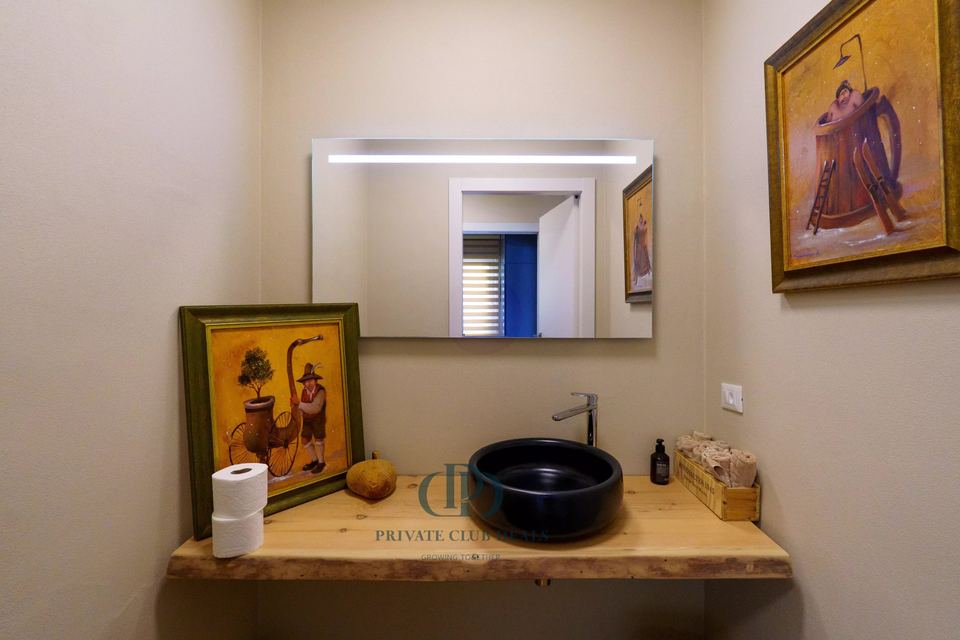 Villa (4 bed) in Campione d'Italia — 11