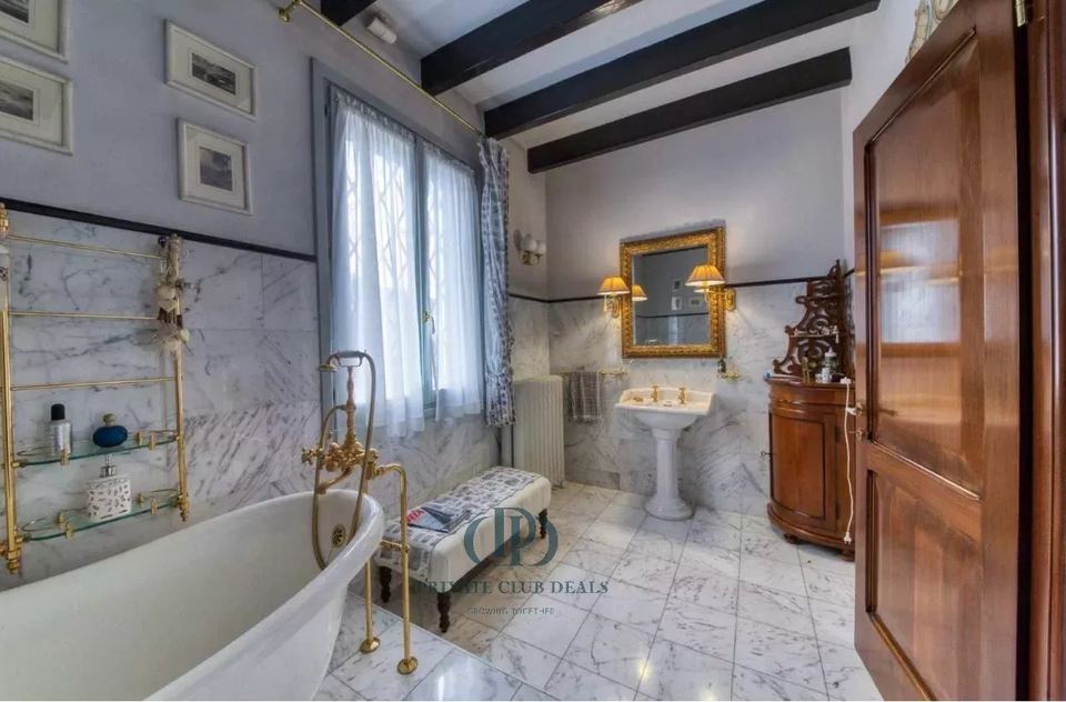Charming Country Home Surrounded by Nature – Carpi — 11