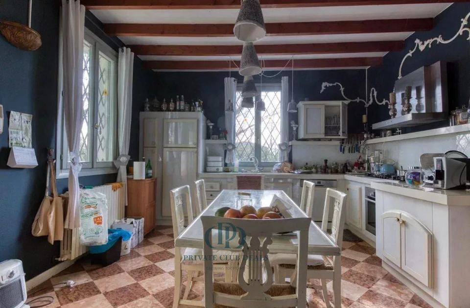 Charming Country Home Surrounded by Nature – Carpi — 4