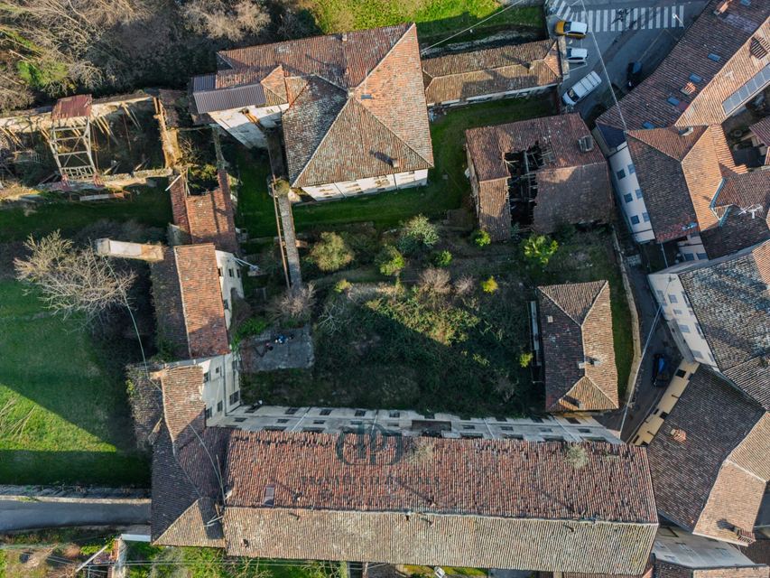 Prestigious Historic Complex for Sale – Unique Investment Opportunity — 1