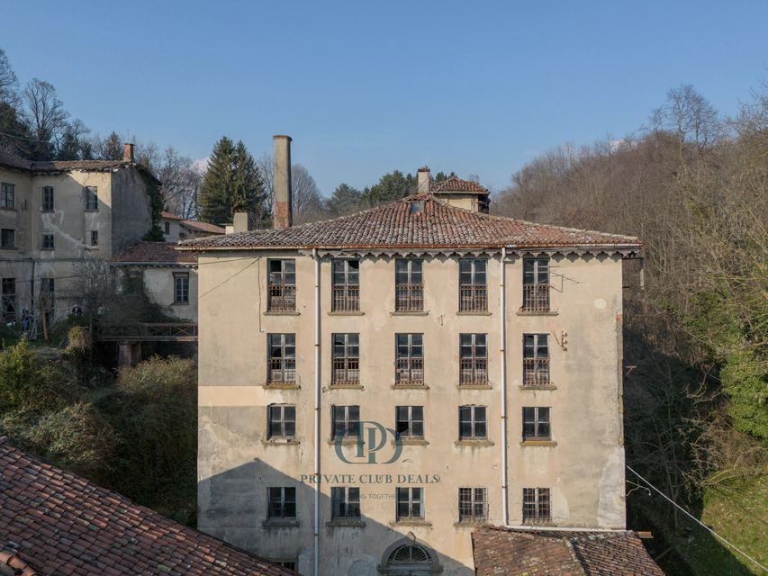 Prestigious Historic Complex for Sale – Unique Investment Opportunity — 4