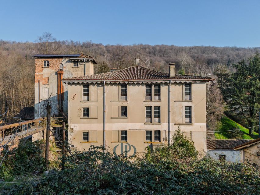 Prestigious Historic Complex for Sale – Unique Investment Opportunity — 6