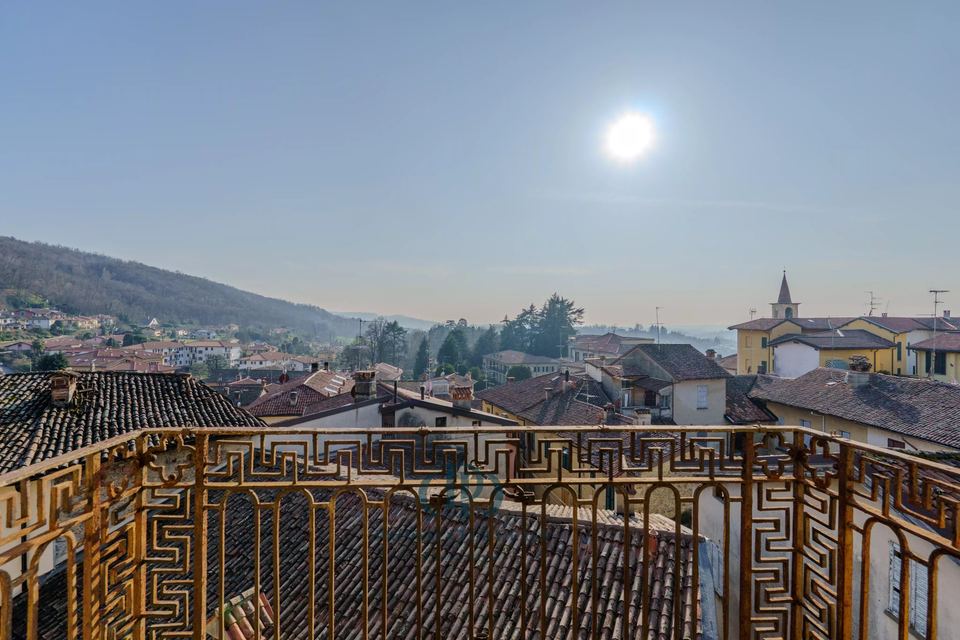 Prestigious Historic Complex for Sale – Unique Investment Opportunity — 9