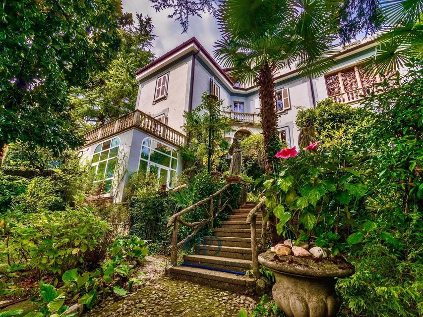 Historic Retreat in Dizzasco with Enchanting Lake Views — 2